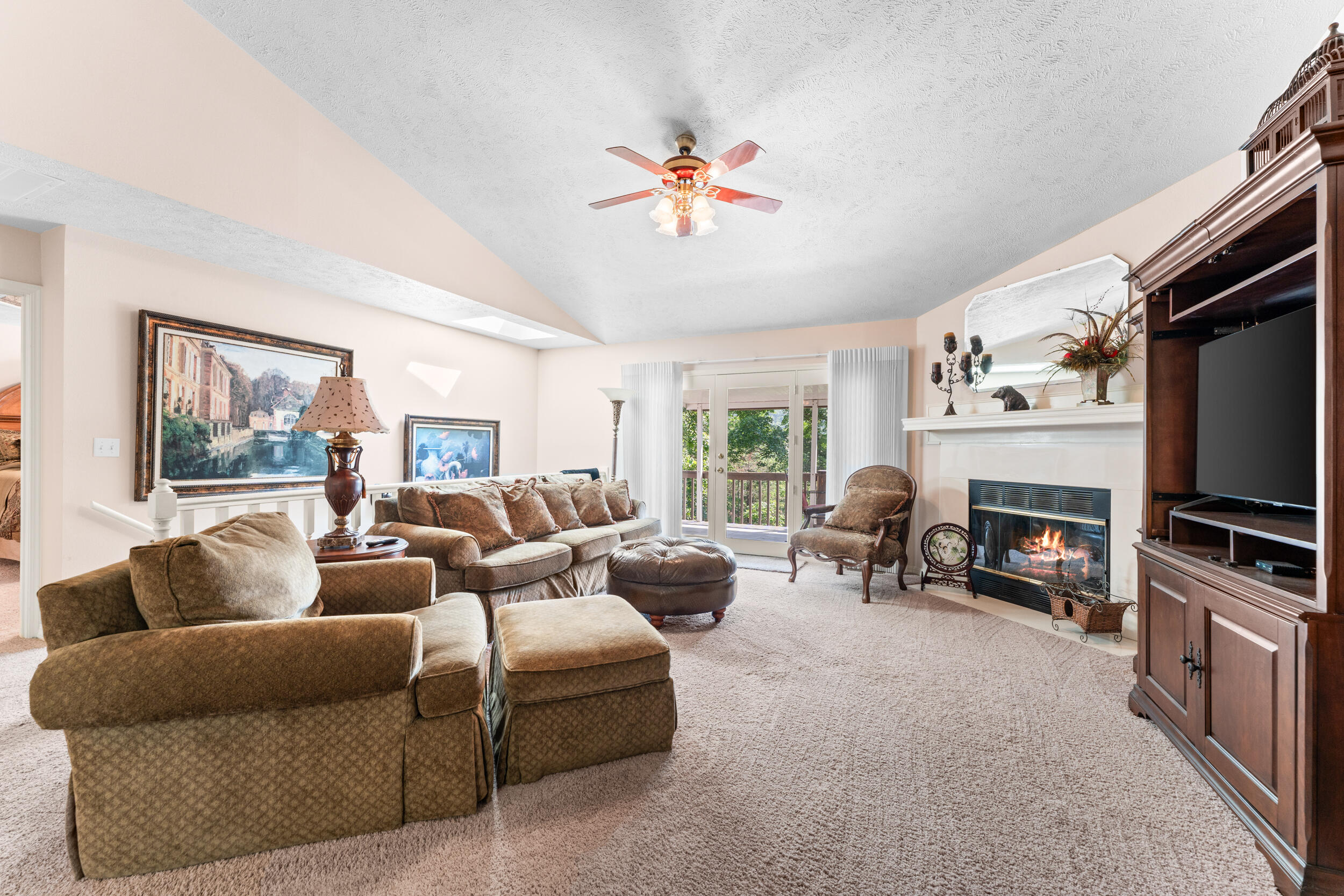 200 EAGLE POINTE DRIVE