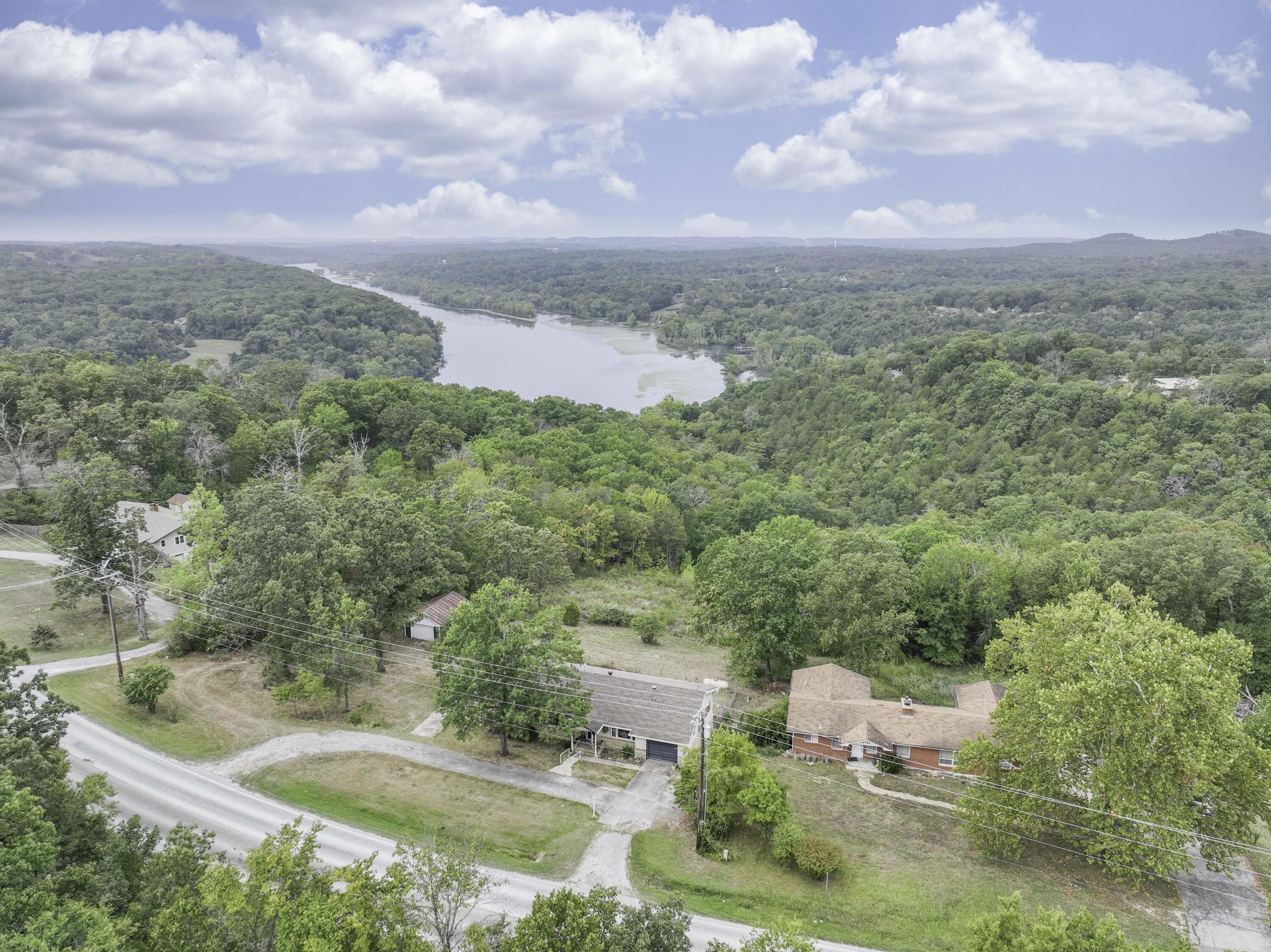 Aerial front to Taneycomo