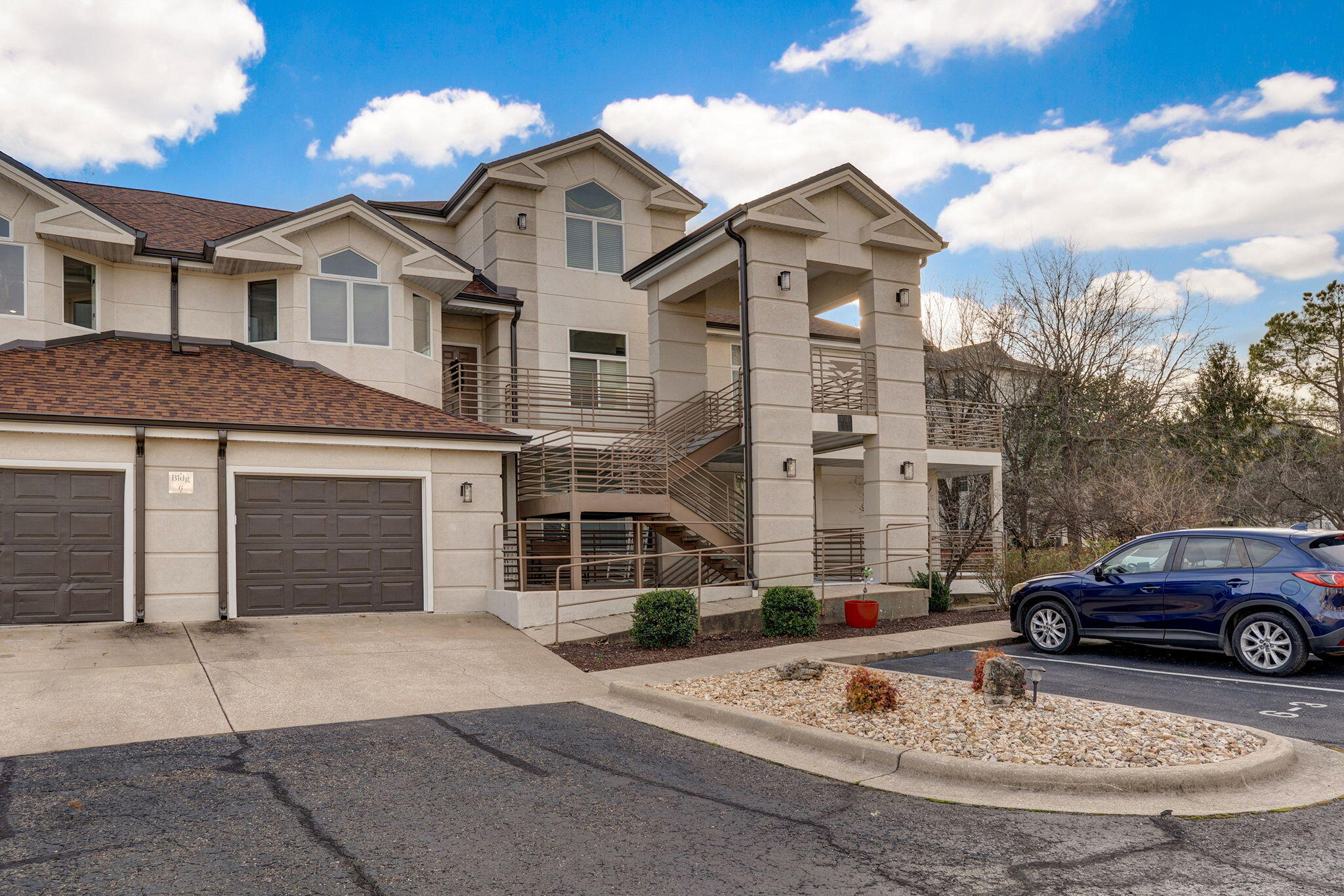 106 Oxford Dr 4-1