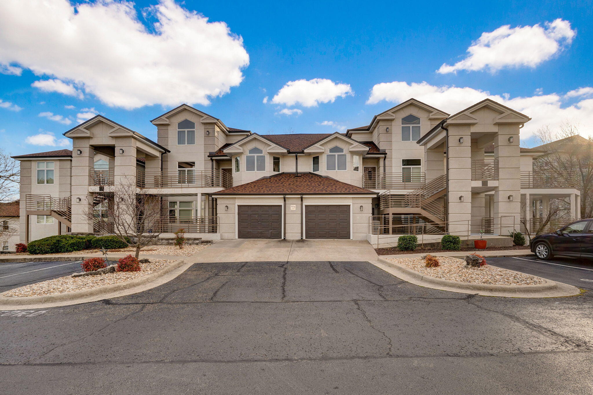 106 Oxford Dr 4-2