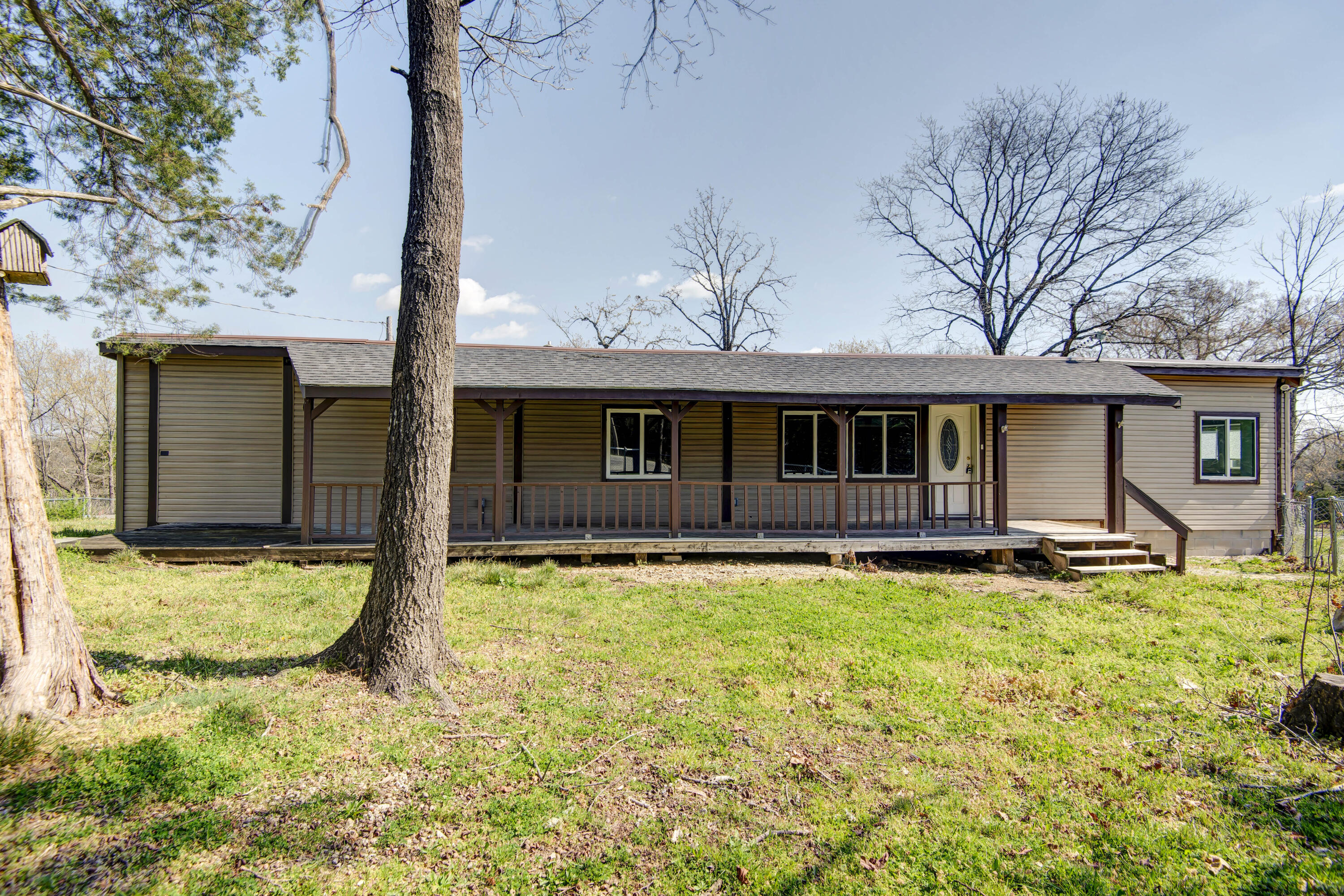 651 Taneycomo Rd