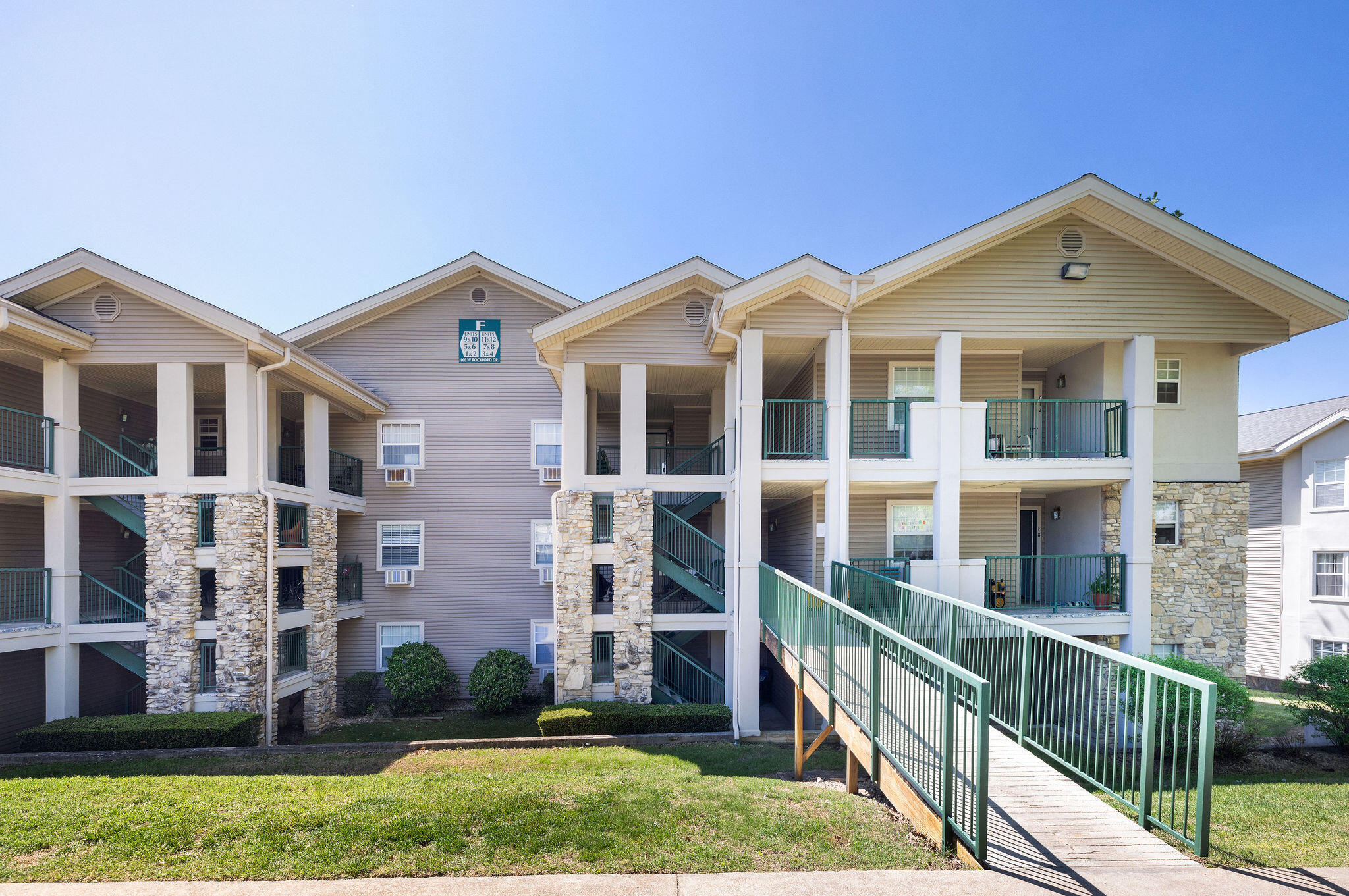 160 West Rockford