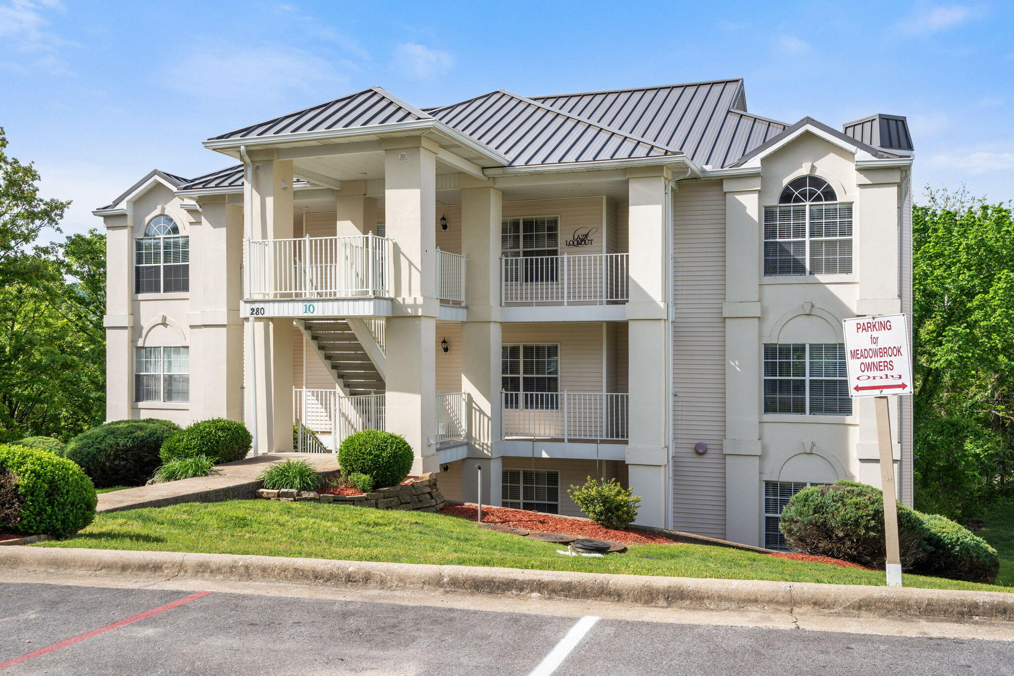 280-Meadow-Ridge-Ln-Table-Rock-Escape