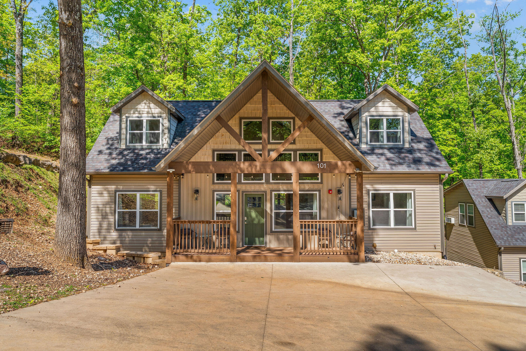 101 Willow Oak Lane Lane