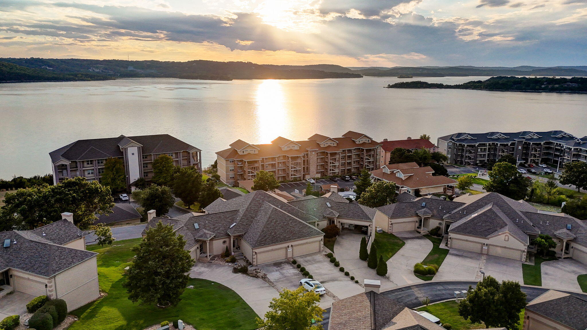122 Villa Dr-1