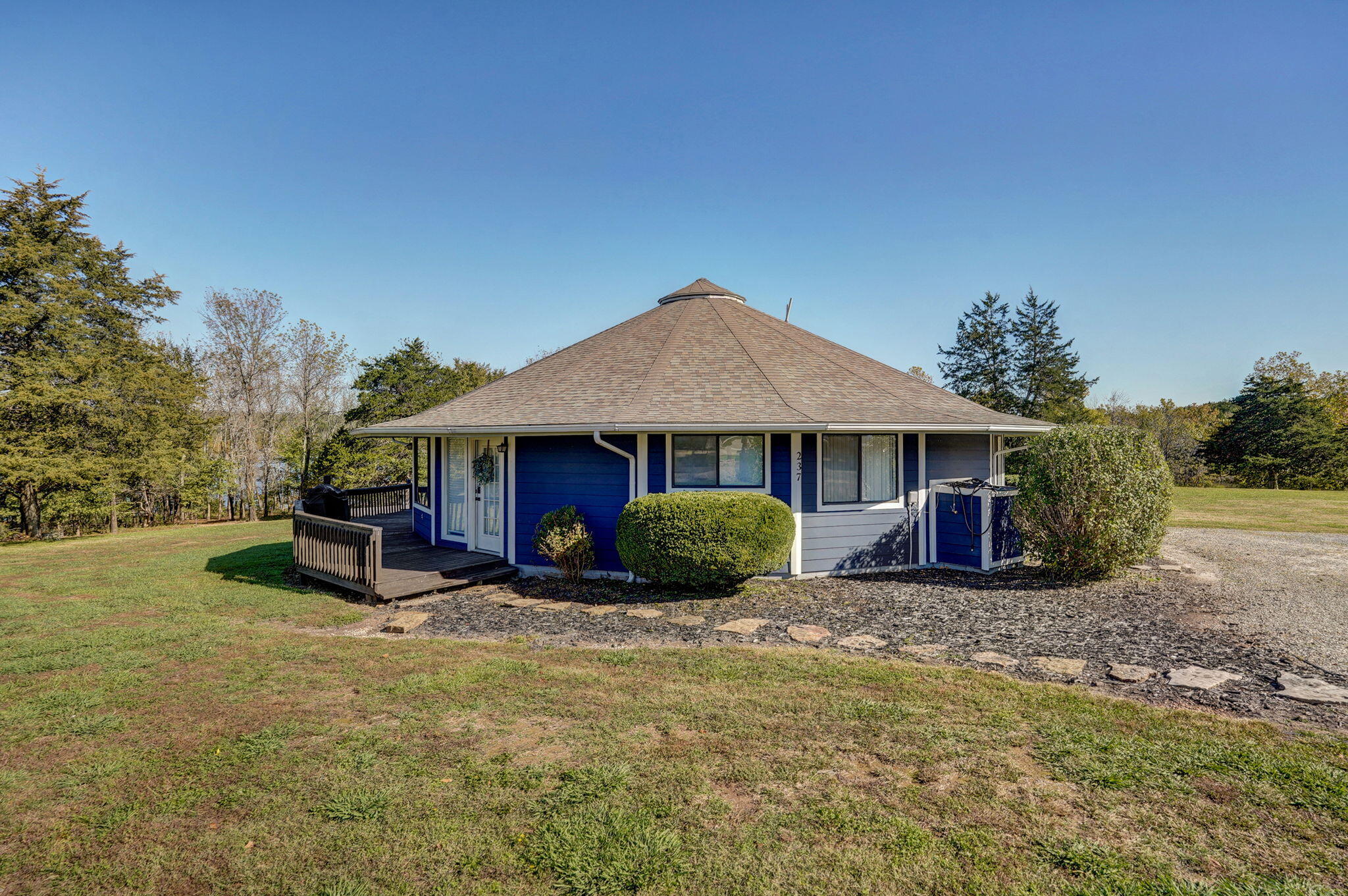 237 Daisy Ln-22